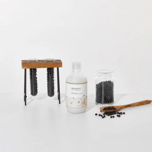 Round Lab - Soybean Nourishing Toner (300 mL).