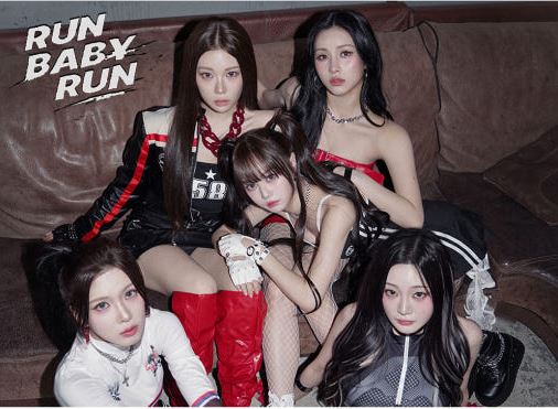 (PRE-ORDER 2025-08-09) WiTCHX - [RUN BABY RUN : READY, SET, RUN] Photobook Version (3 Versions) Random 1ea (POB - Photocard 1ea Included- Preorder Only)