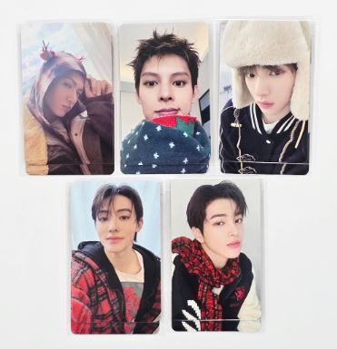 (PRE-ORDER 2026-02-23) CORTIS - The 1st EP [COLOR OUTSIDE THE LINES](3 Versions) Random 1ea (Musicplant 2025 Year-end Lucky Draw Photocard 1ea Included).