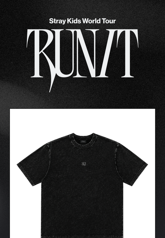 (PRE-ORDER 2026-11-16) Stray Kids - [Stray Kids World Tour <RUN IT SEOUL> Merch] T-SHIRT - RUN IT (POB Included Based on Order Amount)