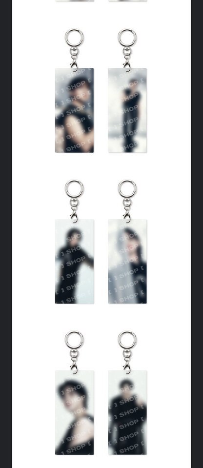 (PRE-ORDER 2026-11-16) Stray Kids - [Stray Kids World Tour <RUN IT SEOUL> Merch] SECRET ACRYLIC KEYRING - RUN IT (POB Included Based on Order Amount)