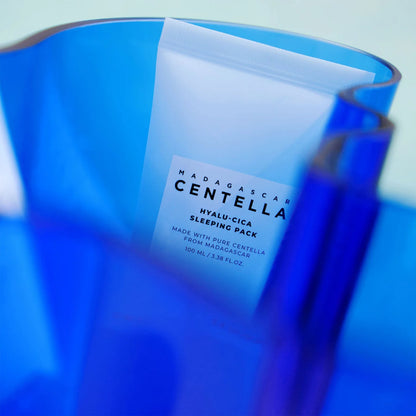 SKIN1004 - Madagascar Centella Hyalu-Cica Sleeping Pack (100 mL).